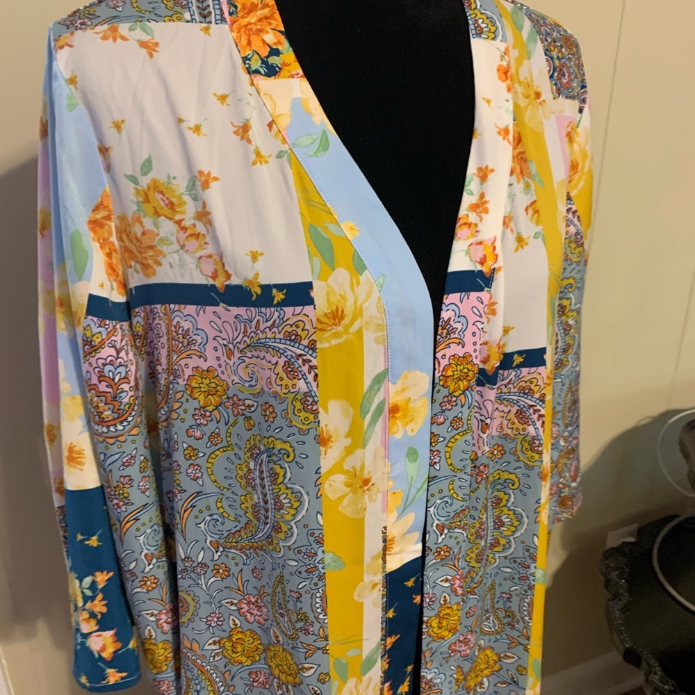 Cato Beautiful Japanese type Floral Kimono-Large